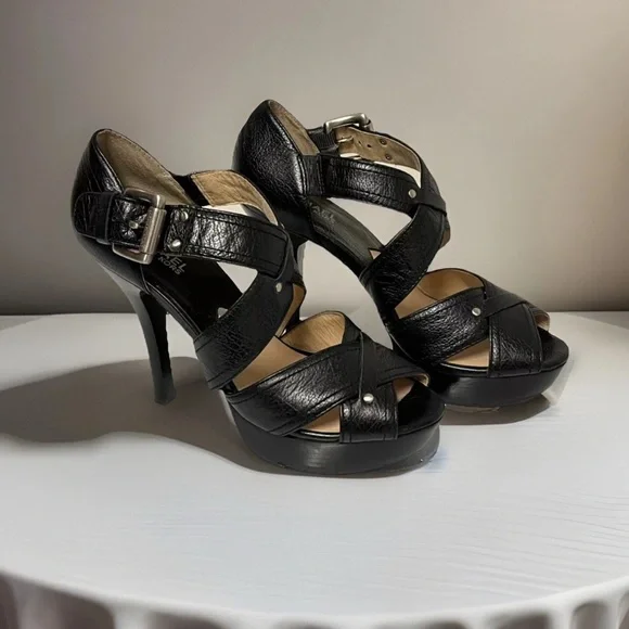 Michael Kors Black Leather Brushed Nickel Studded Buckle Platform Heels 7.5M - Picture 1 of 13